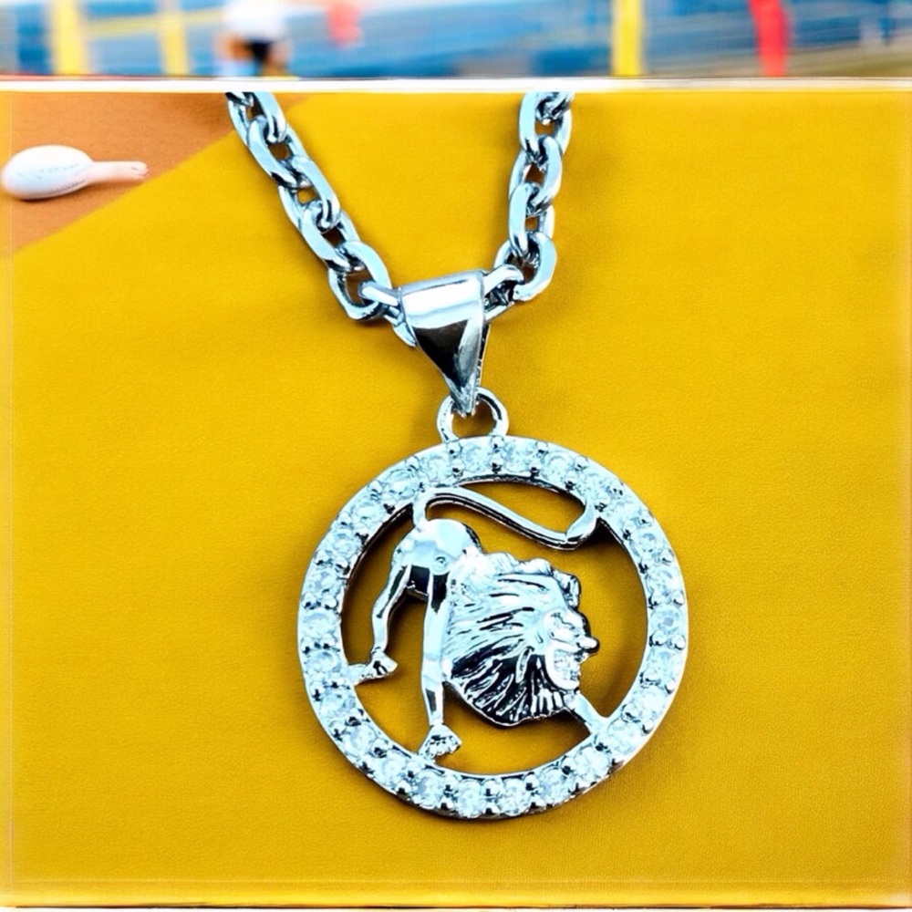🆕 Leo Crystal Pendant Necklace Gold Plating Over Alloy